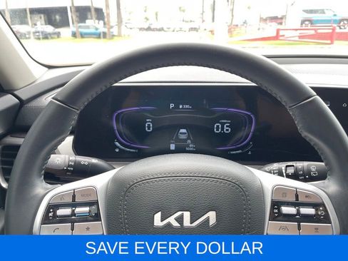 Used 2025 Kia Telluride S FWD image 9