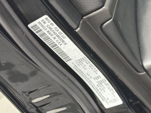 Used 2021 Jeep Grand Cherokee Laredo AWD/4WD image 30
