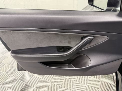 Used 2019 Tesla Model 3 Standard Range image 10