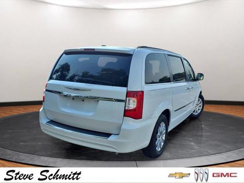 Used 2016 Chrysler Town & Country Touring w/ Driver Convenience Group FWD image 25
