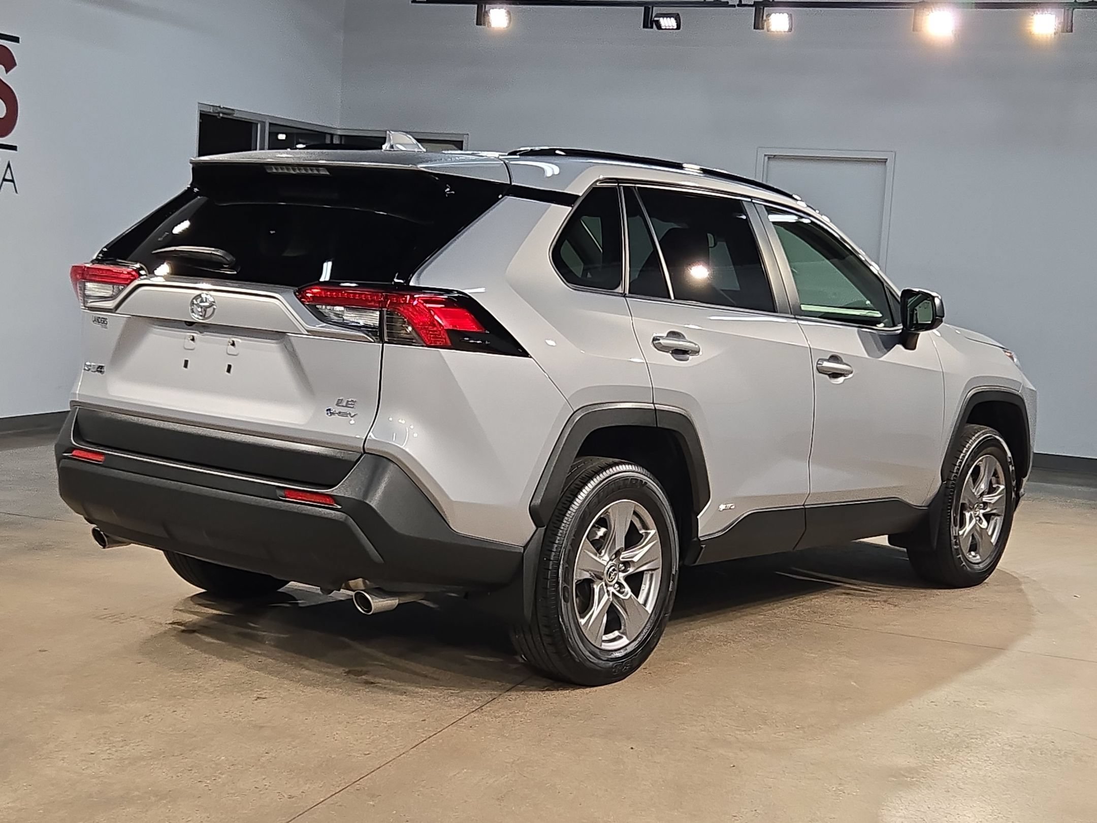Certified 2025 Toyota RAV4 LE AWD/4WD image 7
