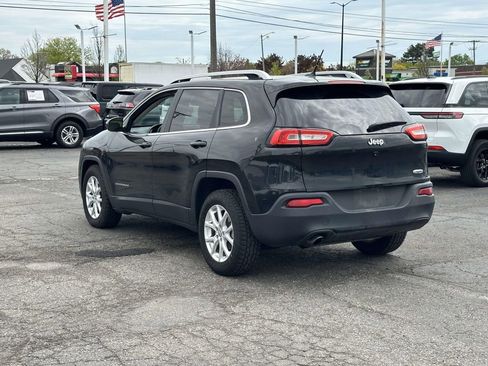 Used 2016 Jeep Cherokee Latitude FWD image 6
