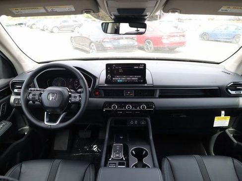 New 2025 Honda Pilot EX-L image 13