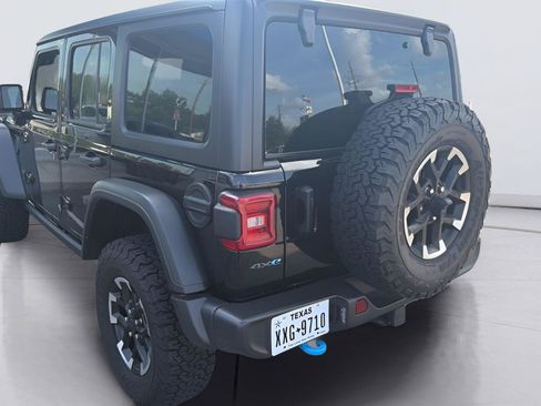 Used 2025 Jeep Wrangler Unlimited Rubicon 4xe w/ Convenience Group AWD/4WD image 4