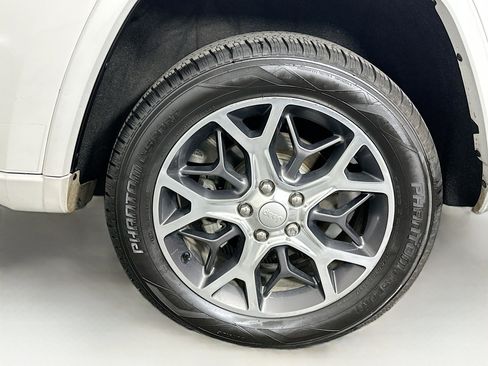 Used 2019 Jeep Grand Cherokee Overland image 11