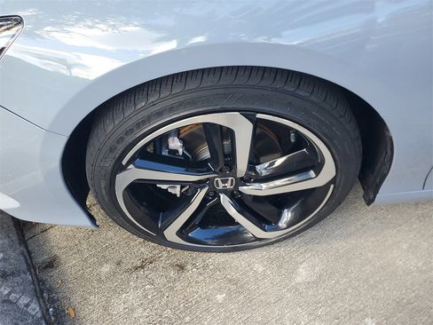 Used 2022 Honda Accord Sport image 4