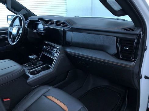 Used 2024 GMC Sierra 1500 AT4 w/ Technology Package image 20