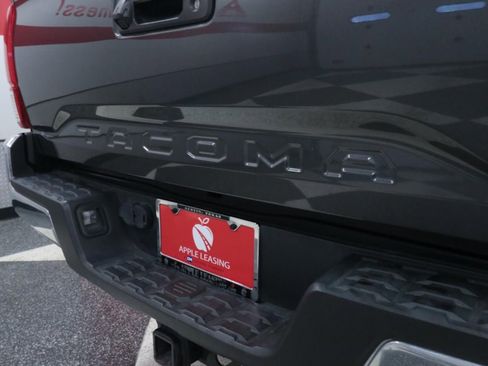 Used 2018 Toyota Tacoma SR5 image 27