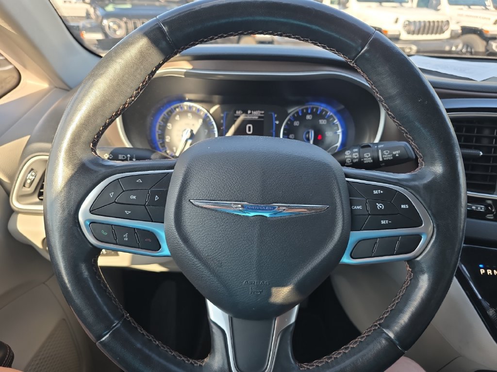 Used 2019 Chrysler Pacifica Touring-L FWD image 15