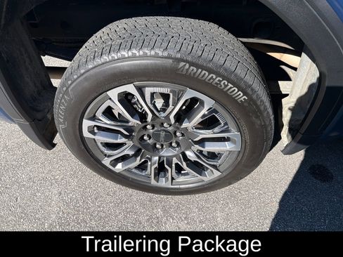 Used 2024 GMC Sierra 1500 Denali Ultimate image 3