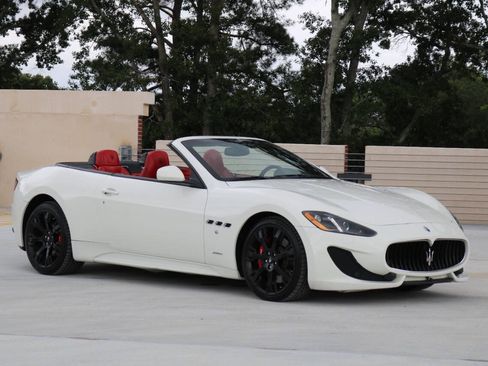Used 2014 Maserati GranTurismo MC RWD image 1