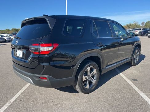 Used 2023 Honda Pilot EX-L image 4