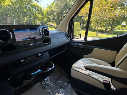 Used 2019 Mercedes-Benz Sprinter 170 image 19