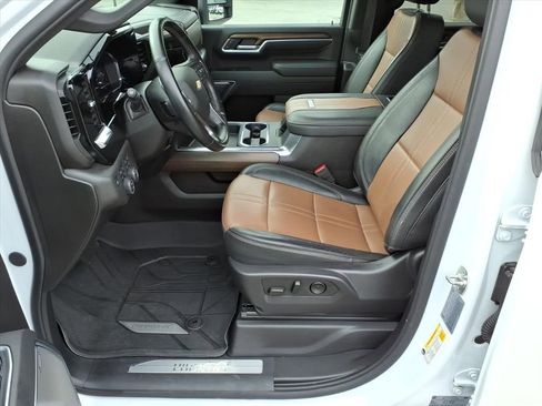 Used 2025 Chevrolet Silverado 2500 High Country w/ Z71 Off-Road Package image 10