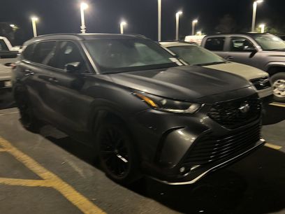 Used 2025 Toyota Highlander XSE