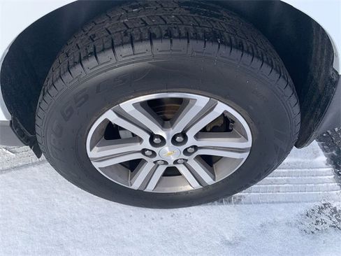 Used 2017 Chevrolet Traverse LT image 32