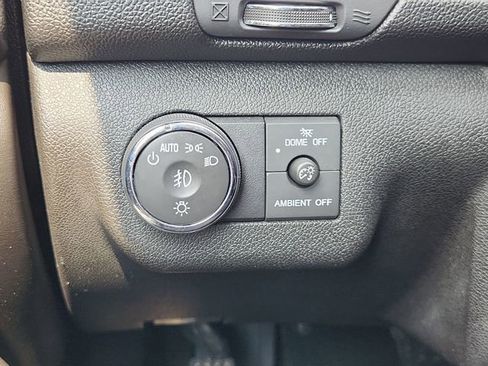 Used 2016 Chevrolet Traverse LT w/ Style and Technology Package FWD image 16