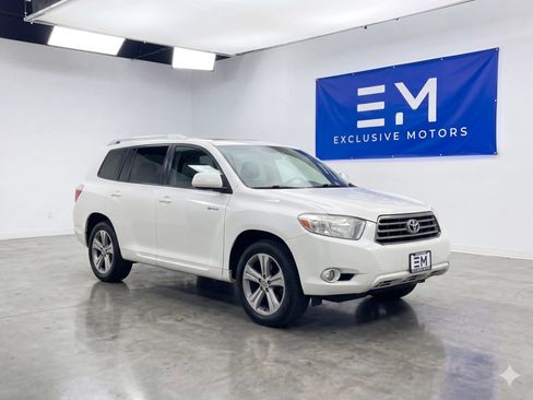 Used 2012 Toyota Highlander 4WD w/ Tech Pkg image 1