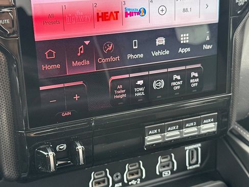 New 2026 RAM 2500 Limited AWD/4WD image 19