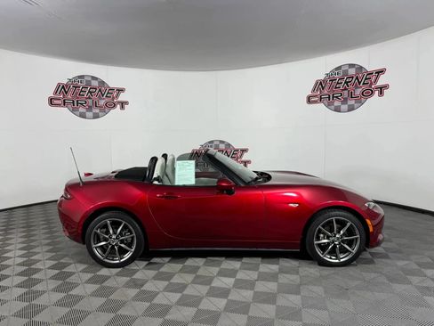 Used 2021 MAZDA MX-5 Miata Grand Touring RWD image 14