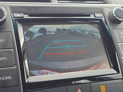 Used 2017 Toyota Camry LE FWD image 31