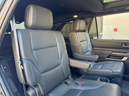 Used 2023 Toyota Sequoia Platinum AWD/4WD image 43
