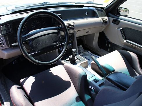 Used 1990 Ford Mustang GT RWD image 31