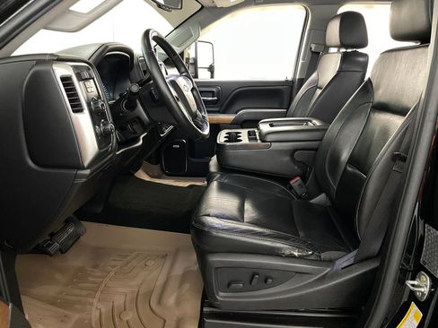 Used 2018 Chevrolet Silverado 3500 LTZ w/ Duramax Plus Package AWD/4WD image 12