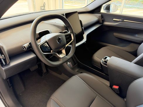 New 2026 Volvo EX30 Ultra w/ Climate Package image 13