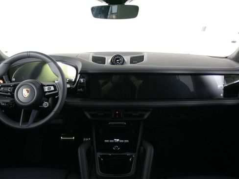 New 2026 Porsche Cayenne GTS image 11