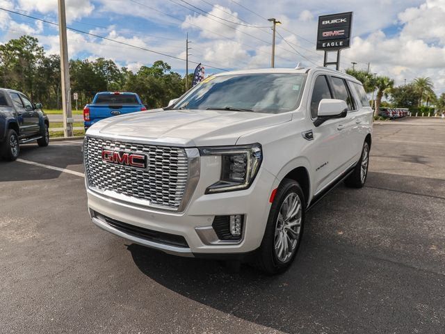 Used 2022 GMC Yukon XL Denali RWD image 3