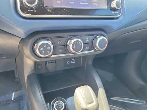 Used 2025 Nissan Versa SV FWD image 18