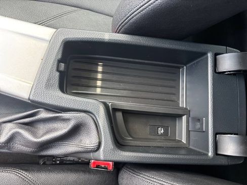 Used 2018 BMW 320i Sedan RWD image 38