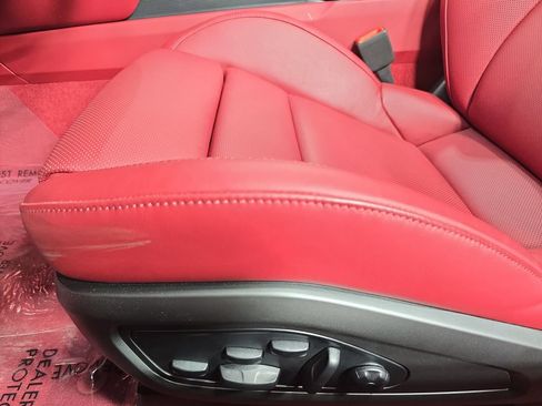 Certified 2025 Porsche 911 Carrera RWD image 23