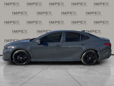 Used 2026 Toyota Camry SE image 2