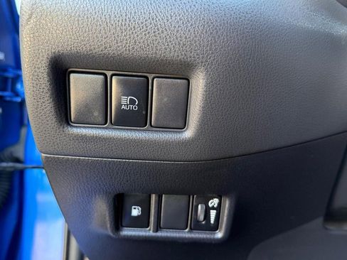 Used 2020 Toyota C-HR image 32