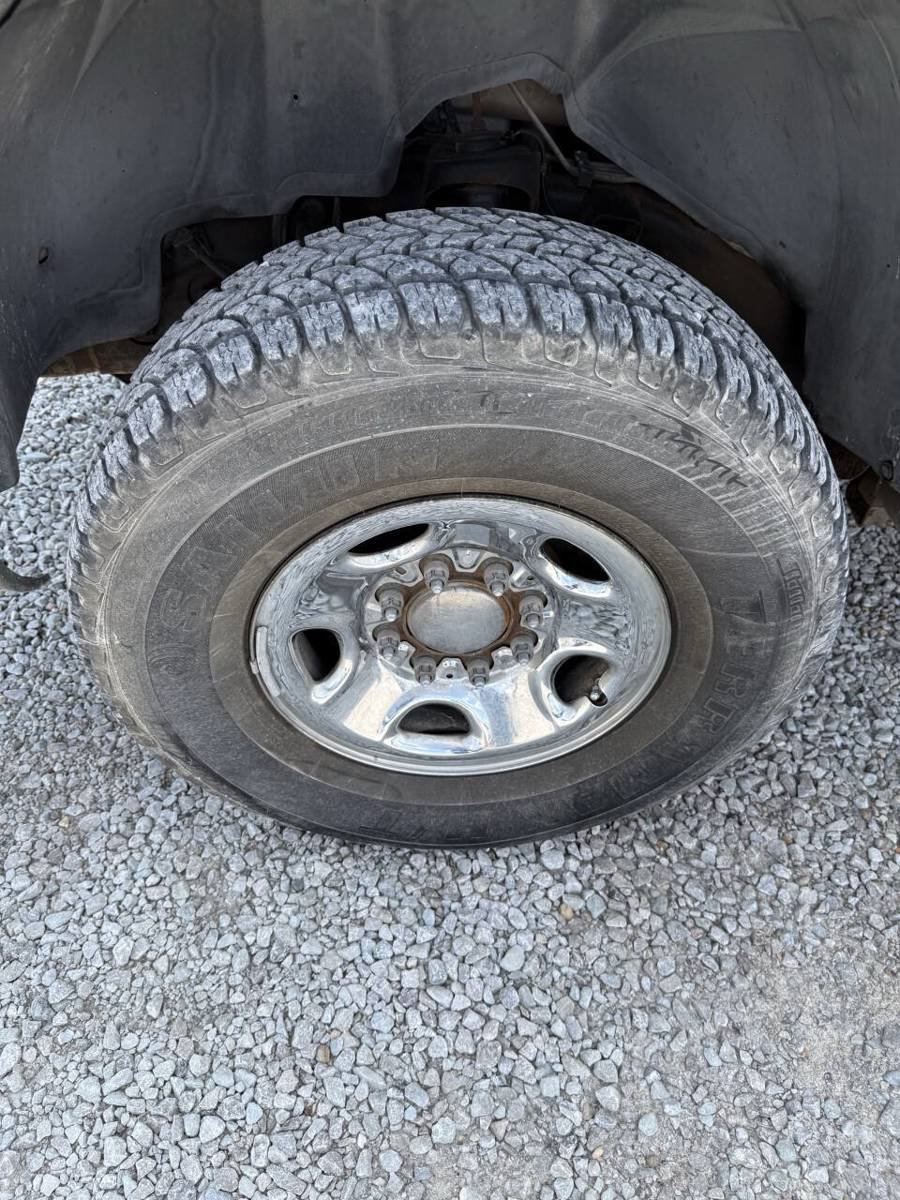 Used 2003 GMC Sierra 2500 SLT w/ SLT Preferred Equipment Group AWD/4WD image 9