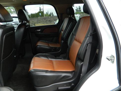 Used 2007 Chevrolet Tahoe LT w/ LT Preferred Equipment Group AWD/4WD image 14