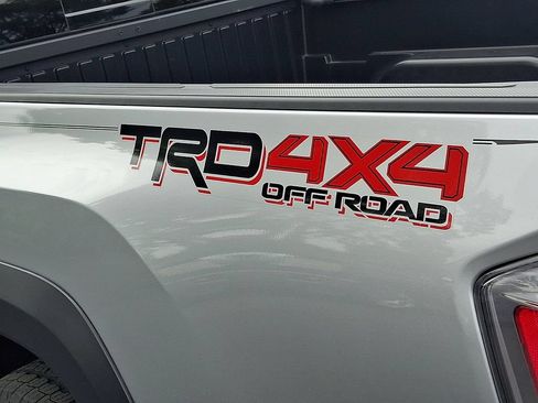 Used 2023 Toyota Tacoma TRD Off-Road w/ TRD Premium Off Road Package AWD/4WD image 32
