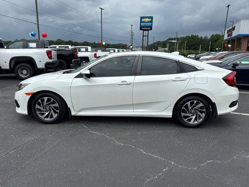 Used 2018 Honda Civic EX image 9