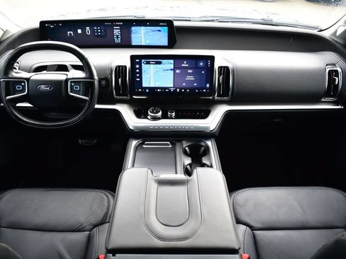 Used 2025 Ford Expedition Platinum AWD/4WD image 34