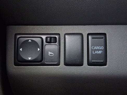 Used 2012 Nissan Frontier SV image 25