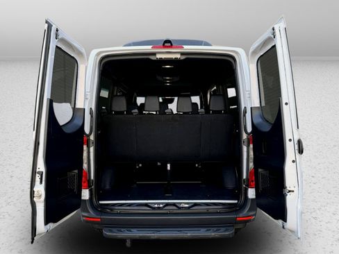 Used 2023 Mercedes-Benz Sprinter 2500 image 18