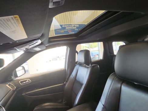 Used 2018 Jeep Grand Cherokee Altitude AWD/4WD image 20