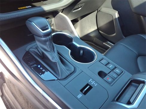 Used 2023 Toyota Highlander XLE image 20