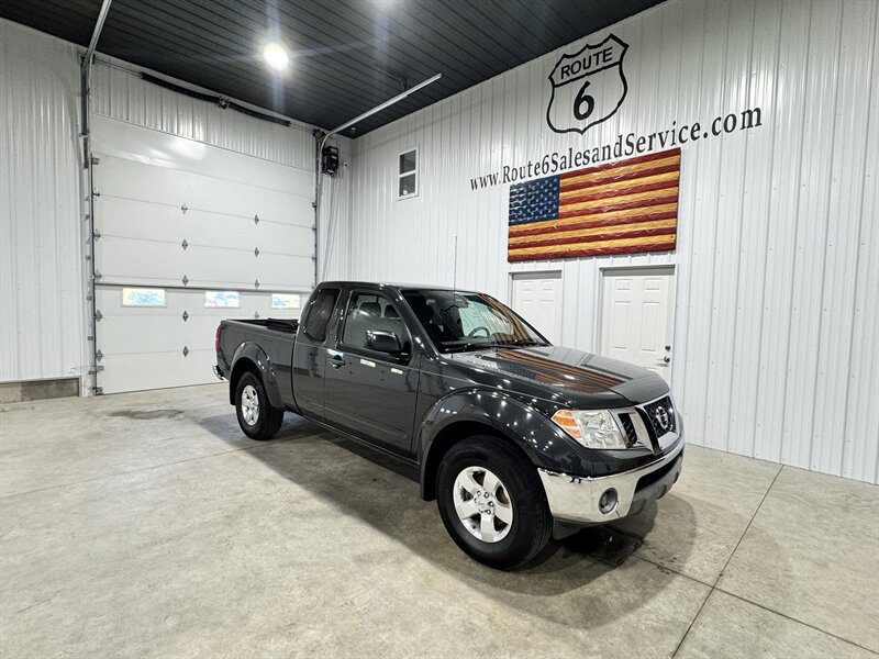 Used 2010 Nissan Frontier SE w/ SE Value Truck Pkg AWD/4WD image 1