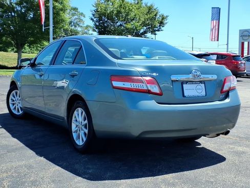 Used 2011 Toyota Camry XLE w/ SE/XLE Extra-Value Pkg FWD image 5