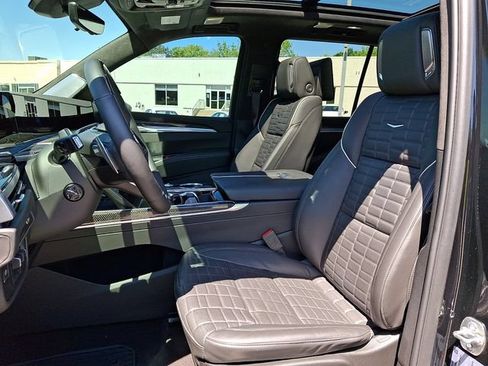Certified 2025 Cadillac Escalade V AWD/4WD image 17
