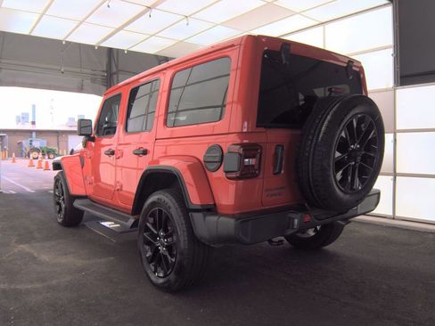 Used 2025 Jeep Wrangler Unlimited Sahara image 7
