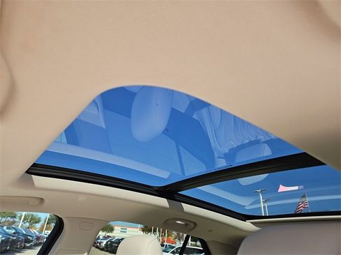 Used 2022 Buick Envision Avenir w/ Technology Package II image 18